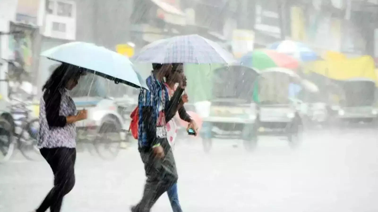 Bengaluru weather: Patchy rain, warm temperatures; AQI remains moderate