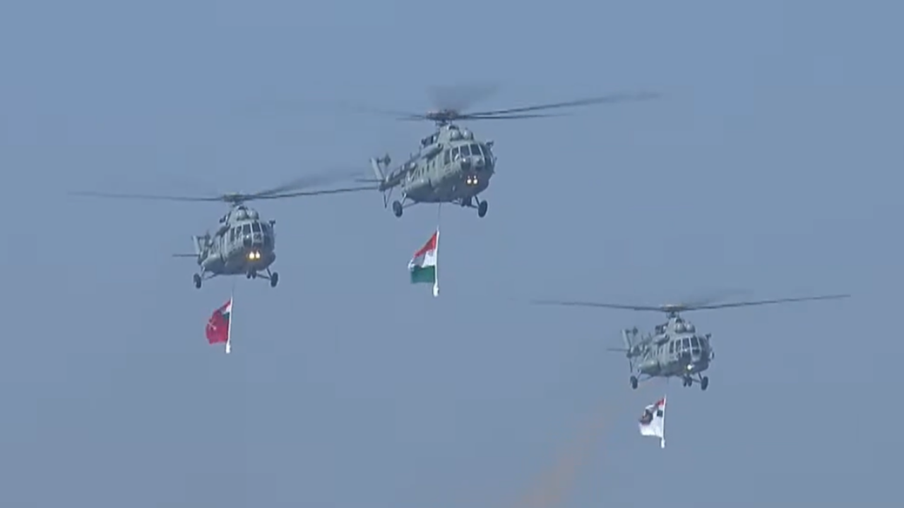 Watch: Mi-17 choppers shower petals, fly ‘Dhwaj Formation’