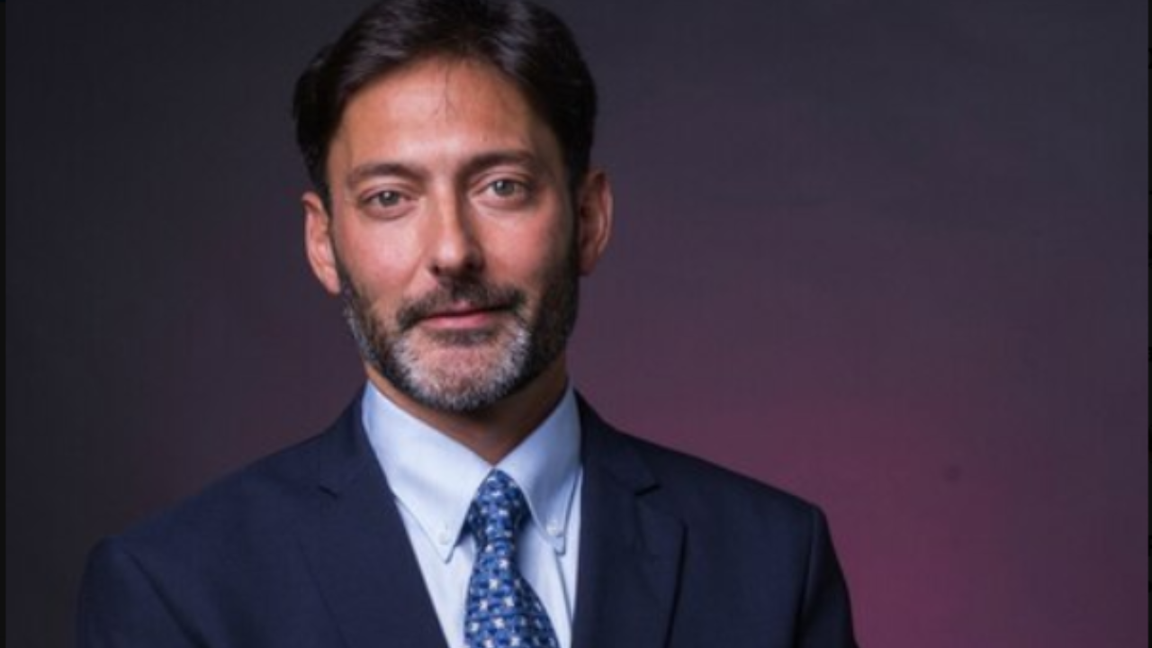 Indian-origin British civil servant gets flak for UK giving Chagos to Mauritius