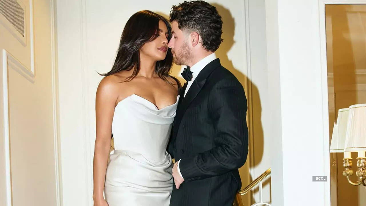 Priyanka Chopra and Nick Jonas bridge gaps