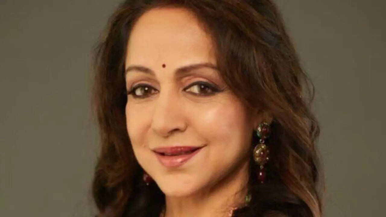 Hema Malini recalls pain of barefoot dance in Sholay