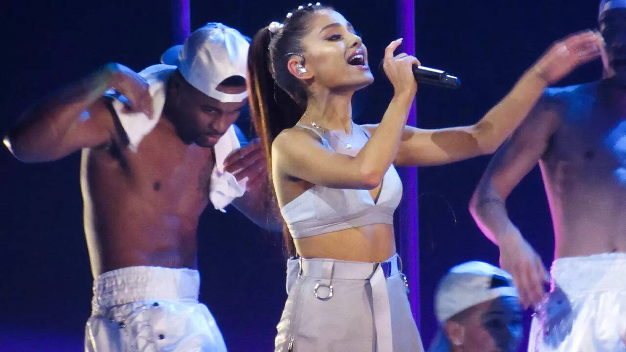 Why Ariana Grande used oversized hoodies