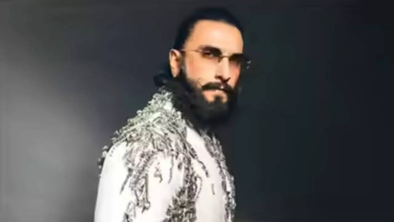 FIR against Ranveer Singh for mimicking Daiva act