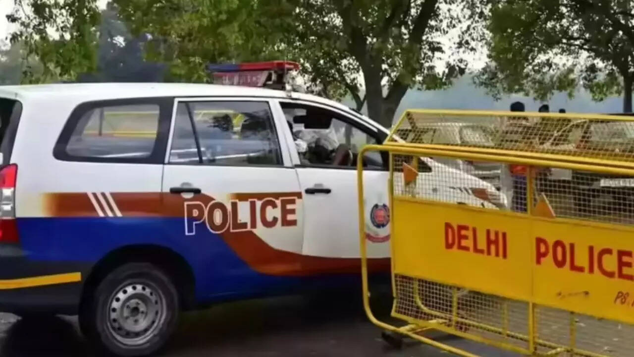 Several Delhi schools receive bomb threat emails