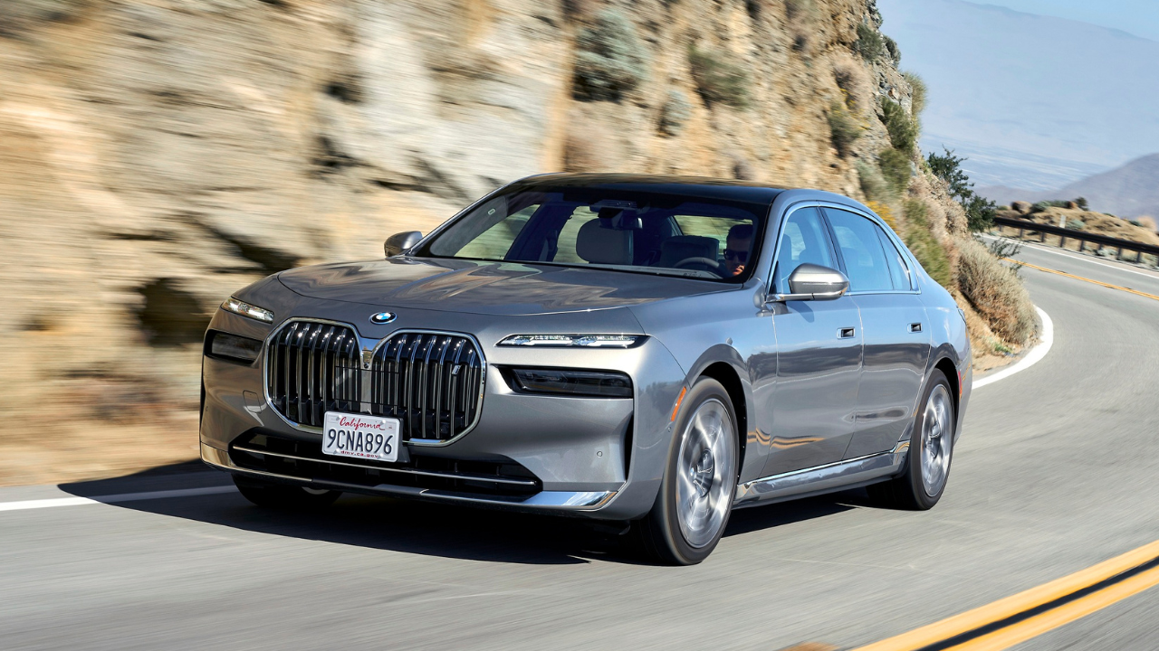 BMW i7 electric sedan clocks 1,000 sales in India: Luxury features decoded