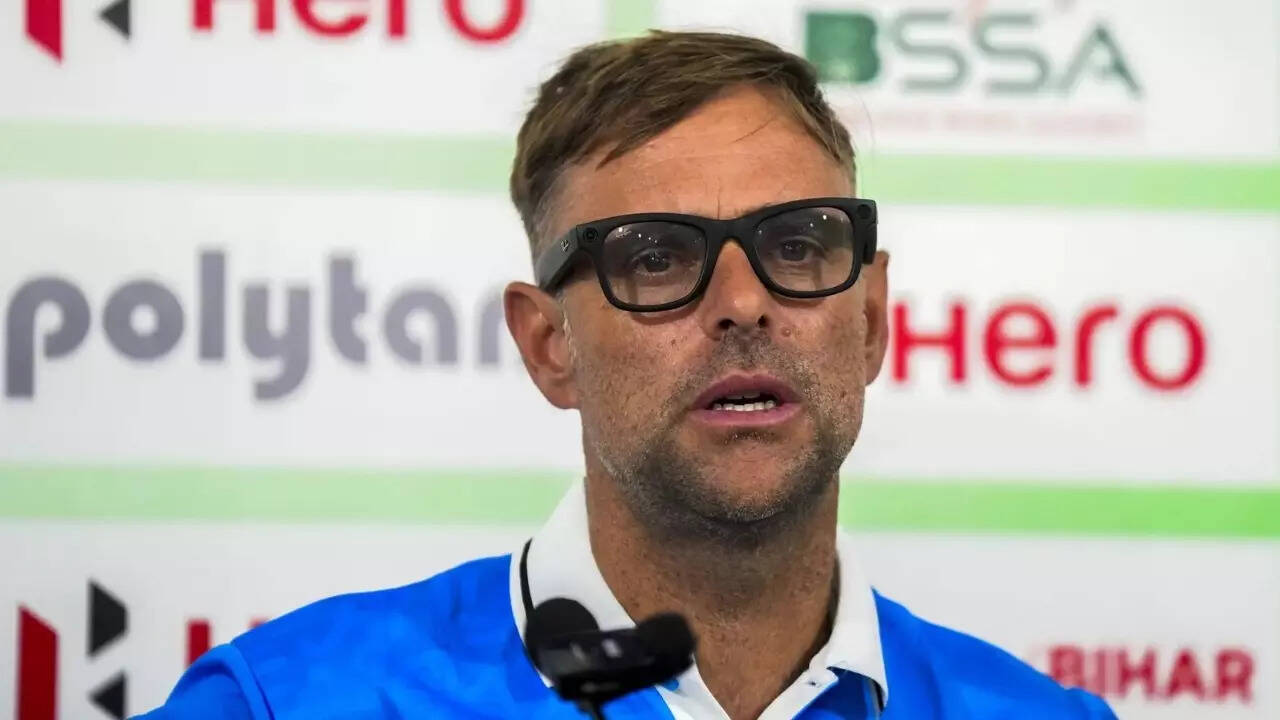 India's coach offered to resign after senior player's exclusion over 'indiscipline'