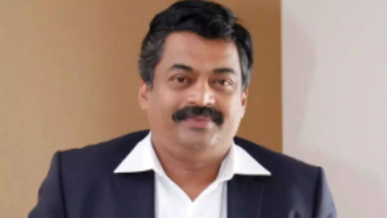 B'luru real estate tycoon found dead: Cops suspect suicide; I-T had raided his office