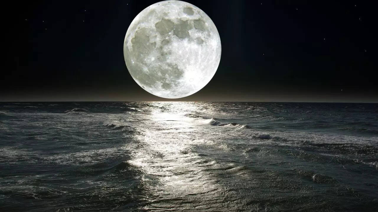 Why is moon connected to feminine energy?