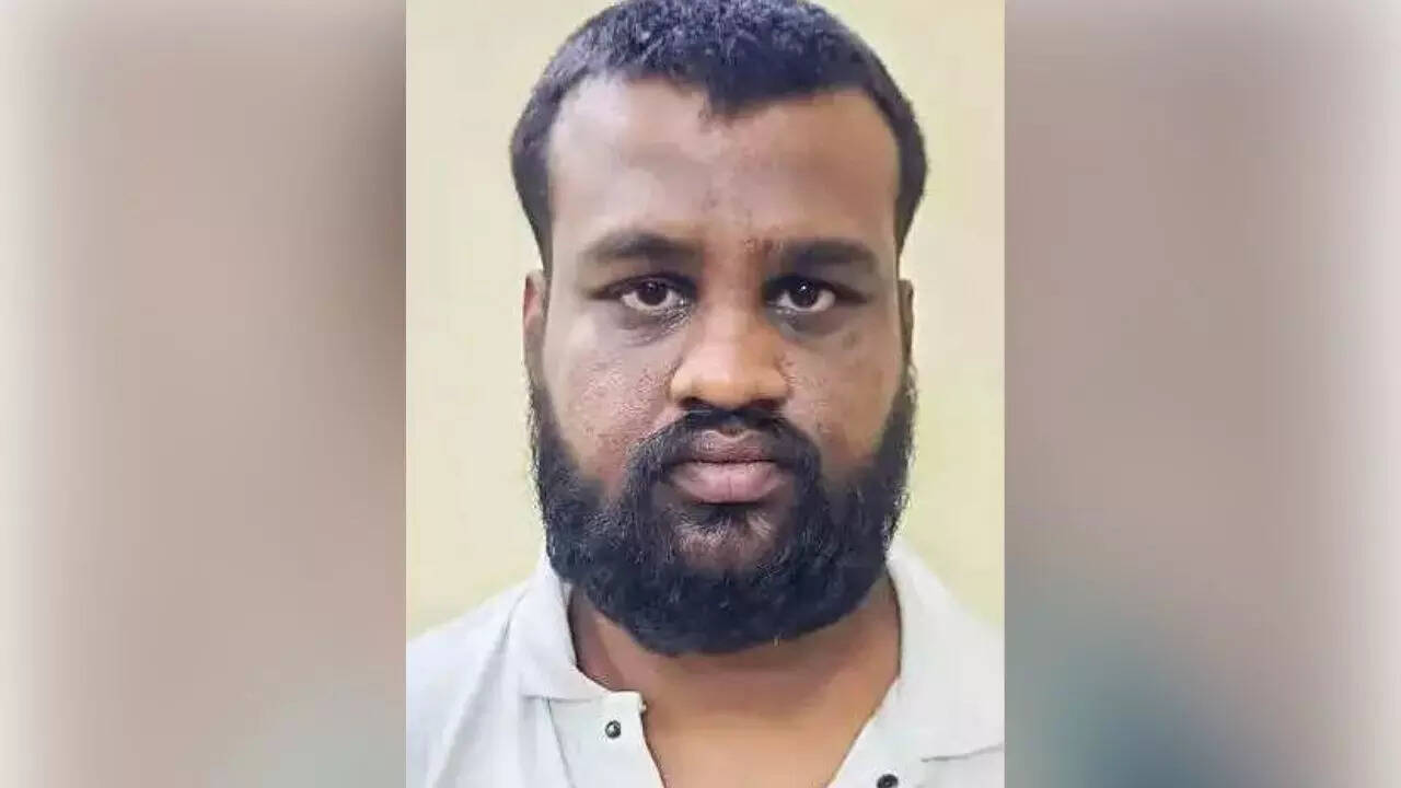 Triple murder: Man kills parents, sister, buries bodies in rented house