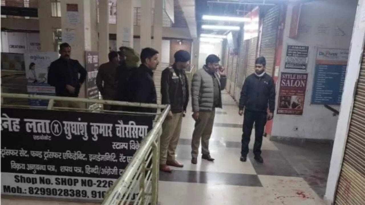 Retired Air Force officer shot by unidentified assailants at Lucknow restaurant