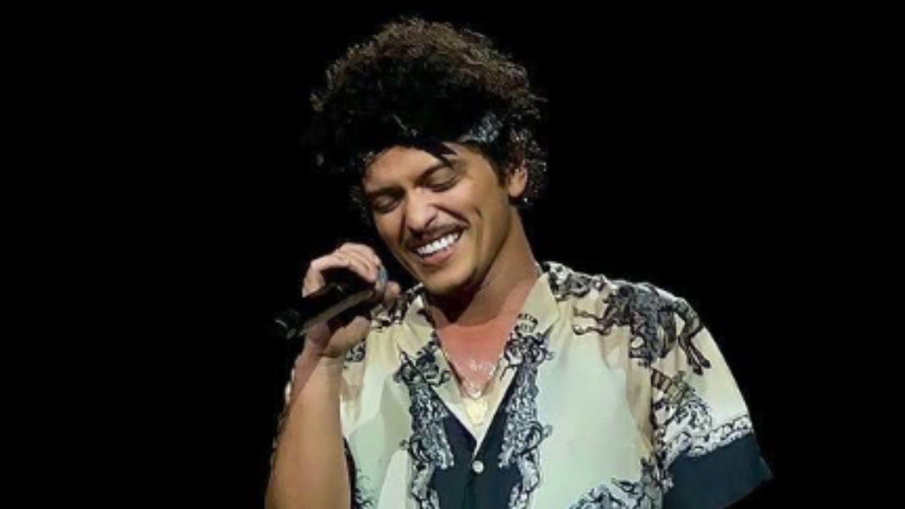 Bruno Mars returns afterdecade-longhiatus with TheRomantic