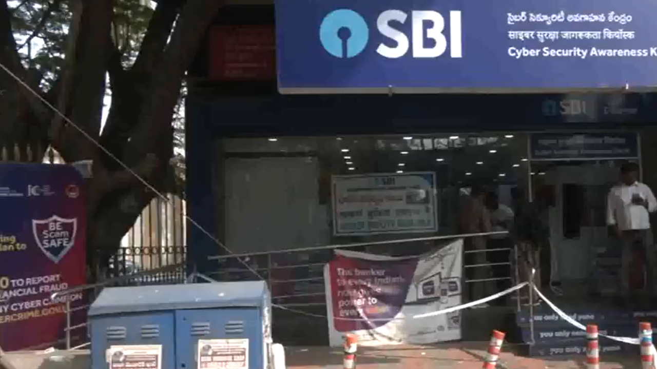 Kerala garment trader shot at outside ATM in Hyderabad's Koti, Rs 6L cash snatched