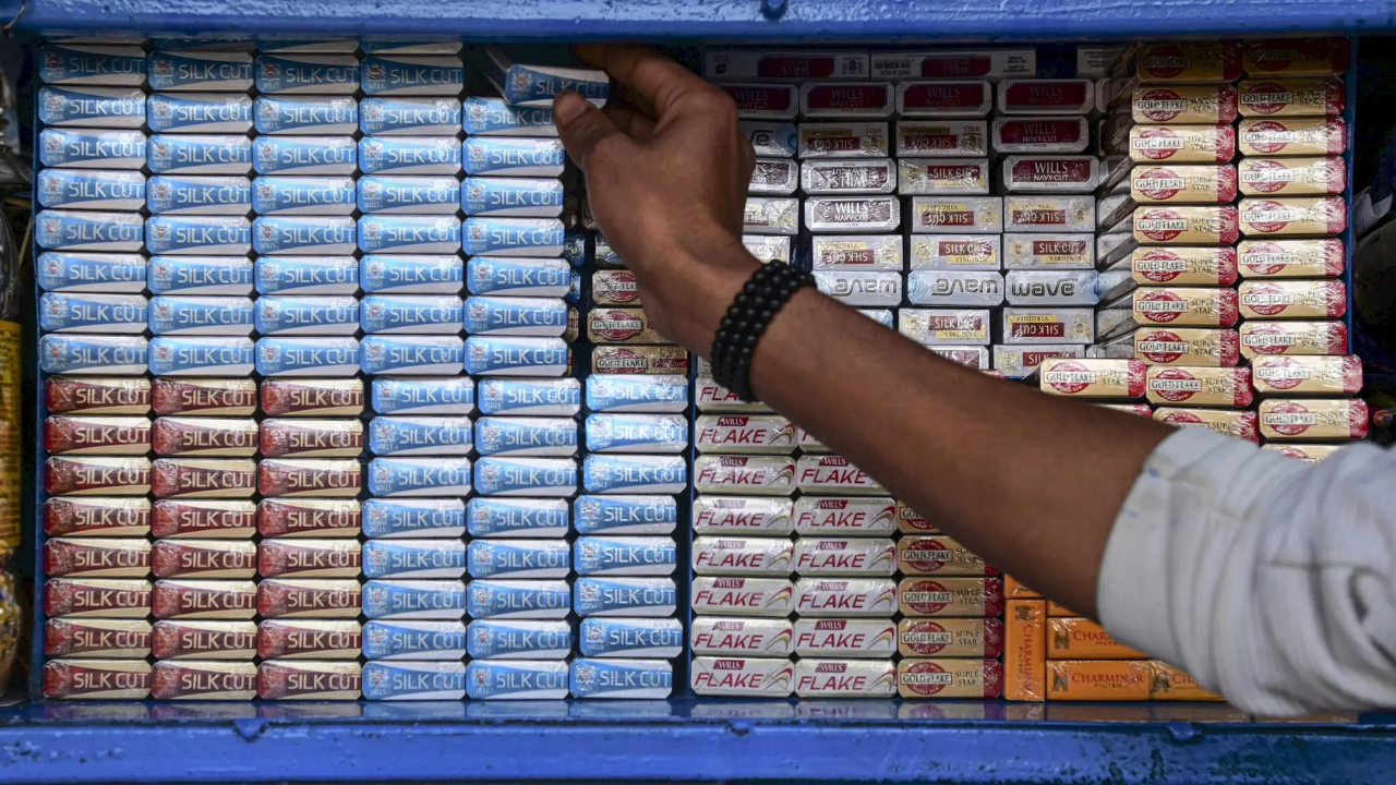 Ciggies costlier by up to Rs 55/pack after excise hike
