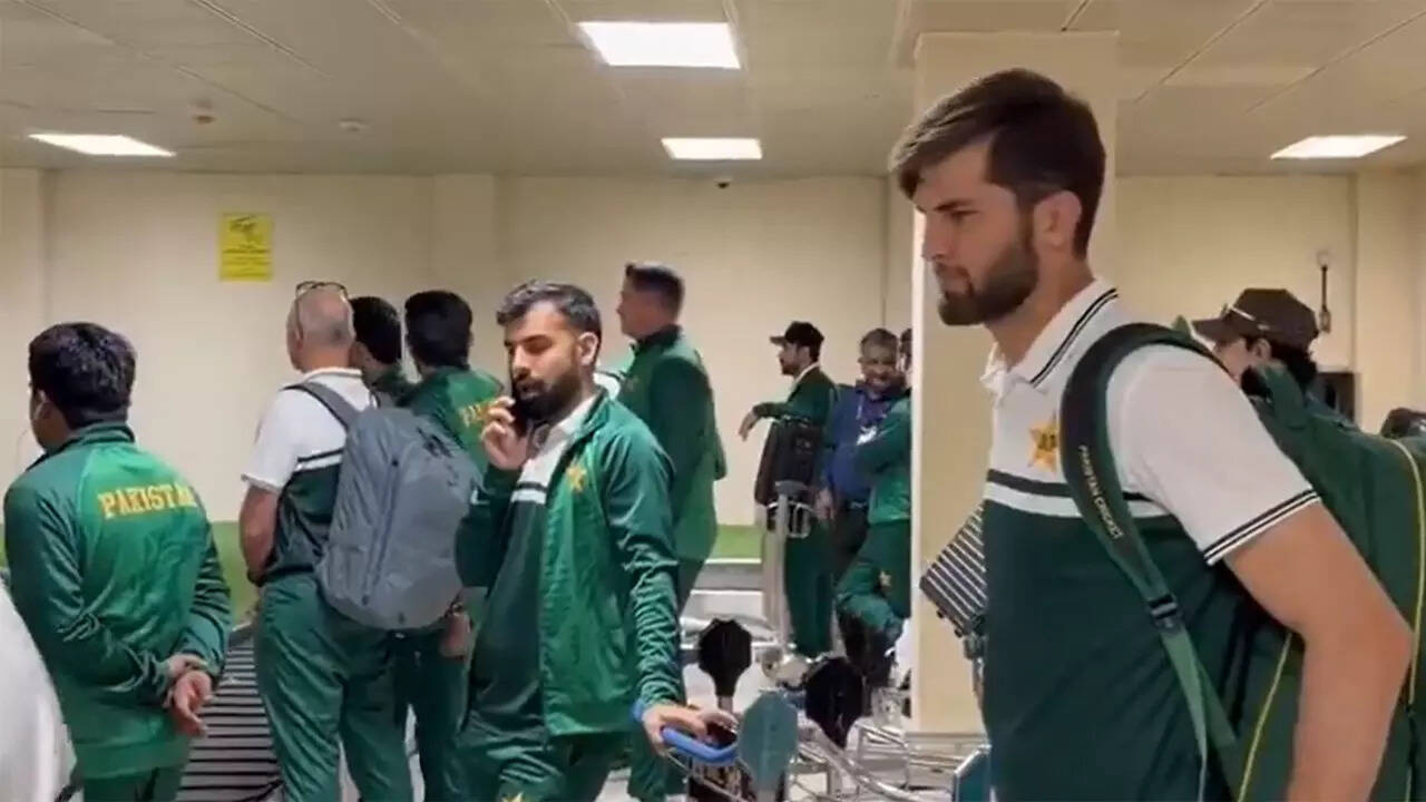 Pakistan in T20 WC Live: Pakistan team lands in Colombo