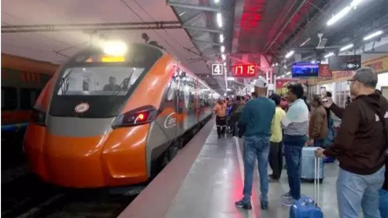 Kamakhya–Howrah Vande Bharat sleeper goes non-veg with Bengali, Assamese-style chicken curry