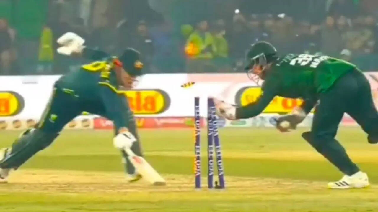 Controversy in Pakistan! Umpire under fire for Connolly dismissal - Watch