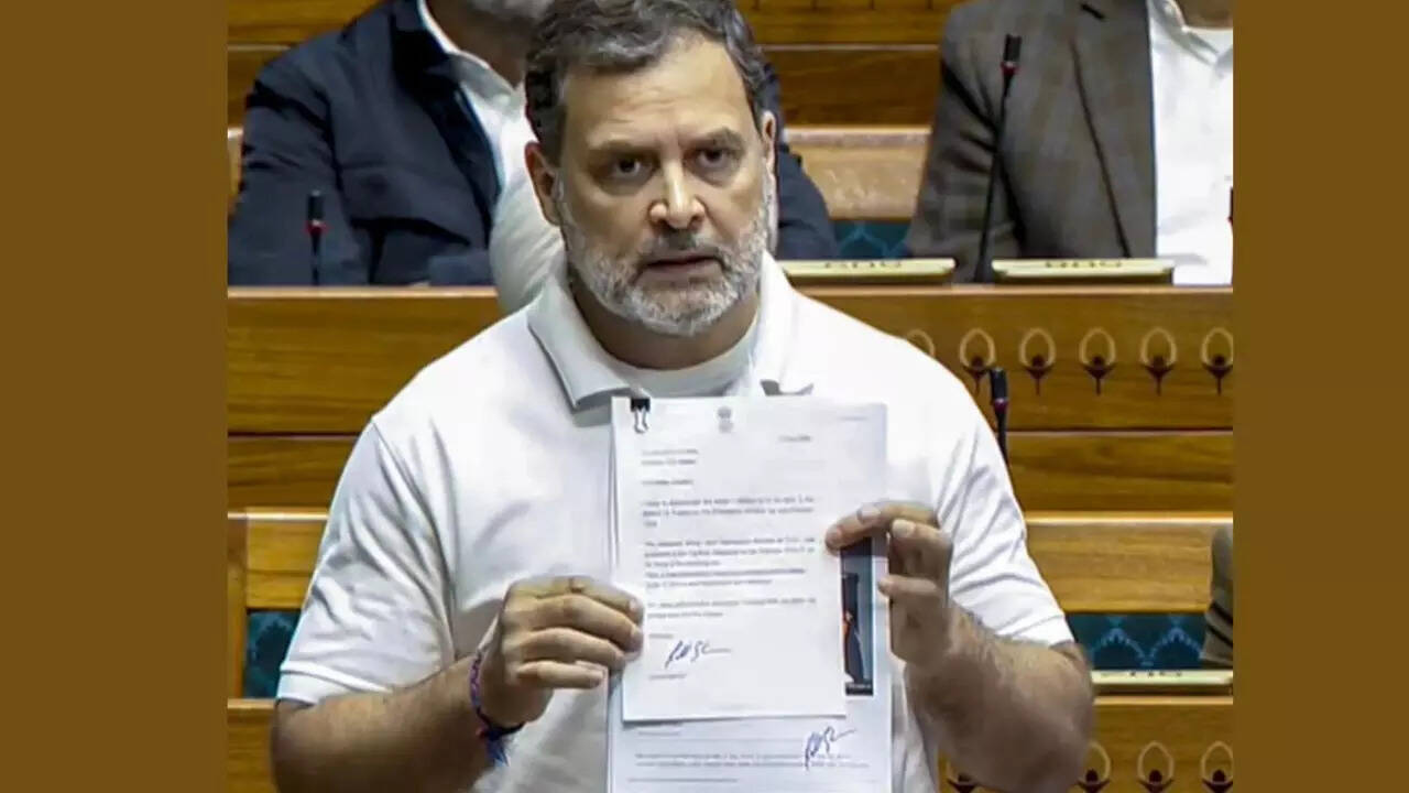 Rahul claims PM is ‘under US pressure’, ‘selling away blood &amp; sweat’ of farmers