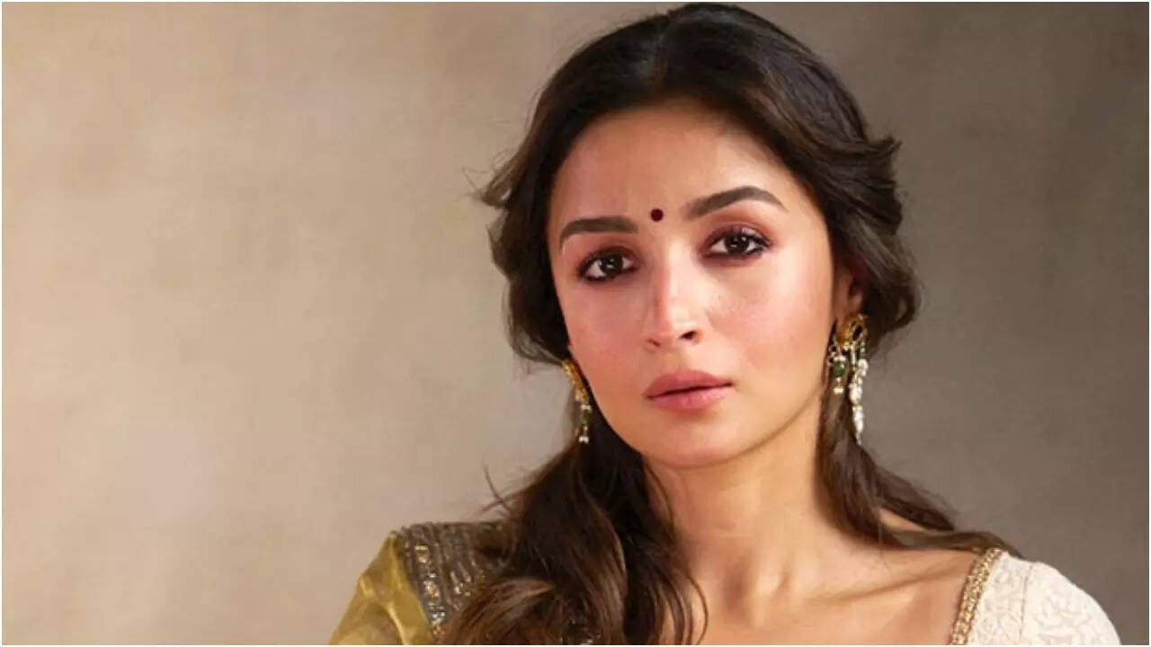 Alia and Rajkummar to team up for the FIRST time in Housewife