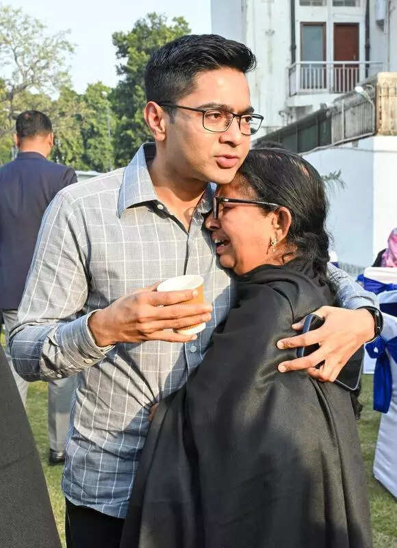 Oppn will take collective call: Cong on CEC’s impeachment