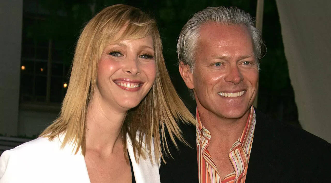 Lisa Kudrow and Michel Stern’s combined net worth