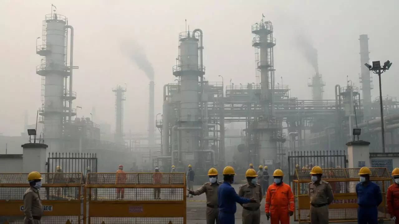 Vapi gas leak: Four hospitalised after reactor leak at chemical factory; probe under way