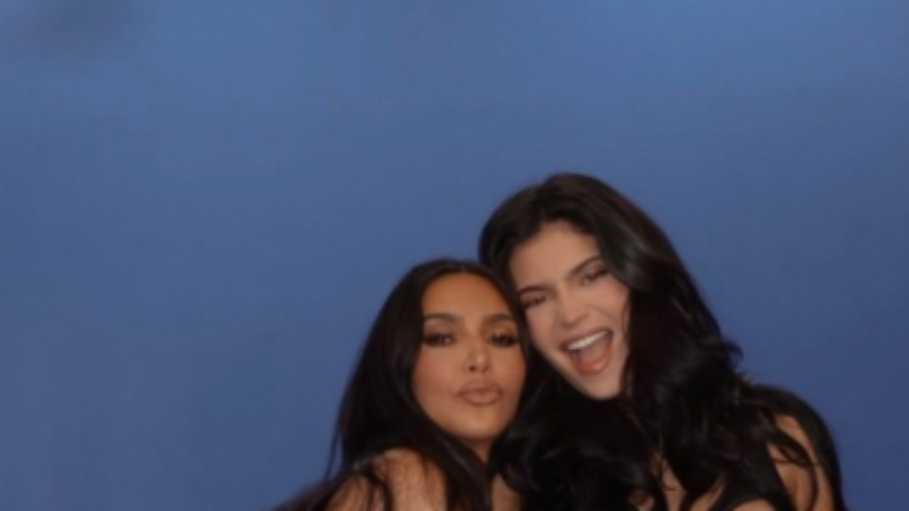 Kim and Kylie mock ‘Kardashian curse’ before Super Bowl