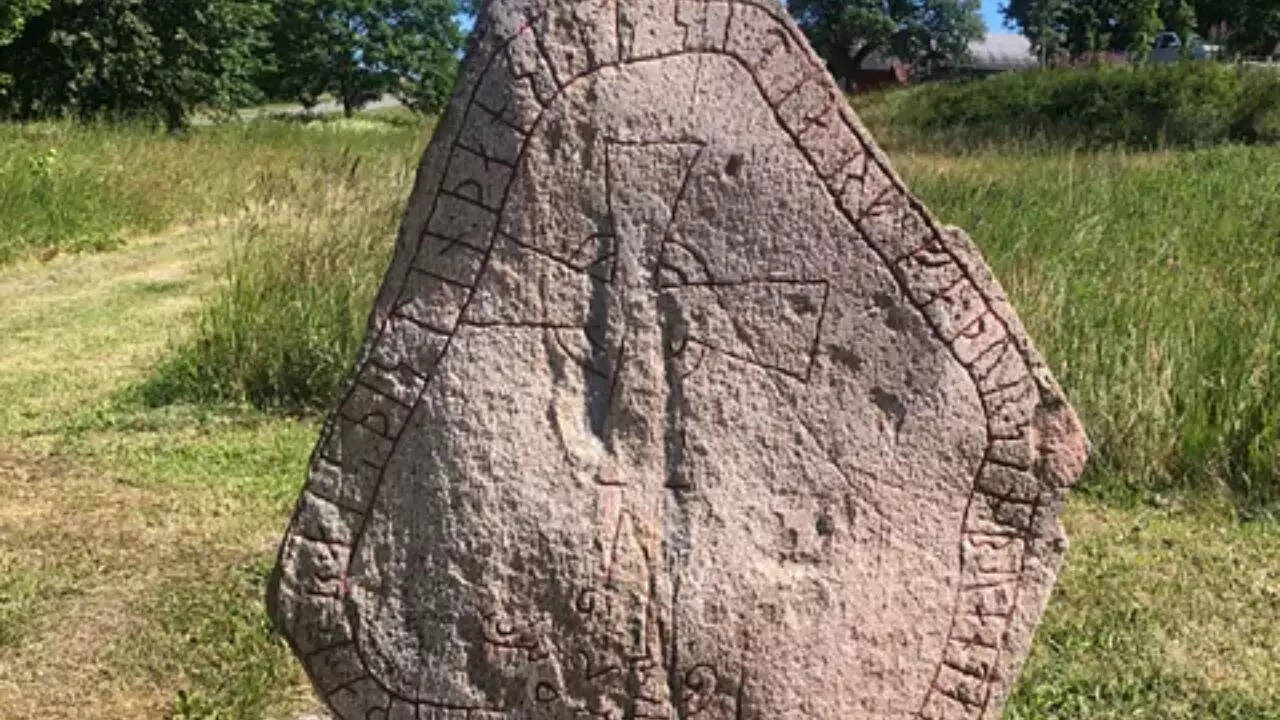 “I think of you, I love you”: 1,000-year-old Viking love messages hidden in Swedish stones