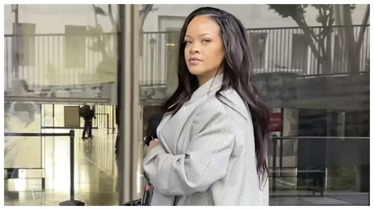 Billionaire Rihanna spotted grocery shopping - WATCH