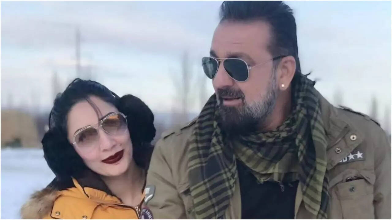 Sanjay Dutt’s emotional message for wife on 18th anniversary