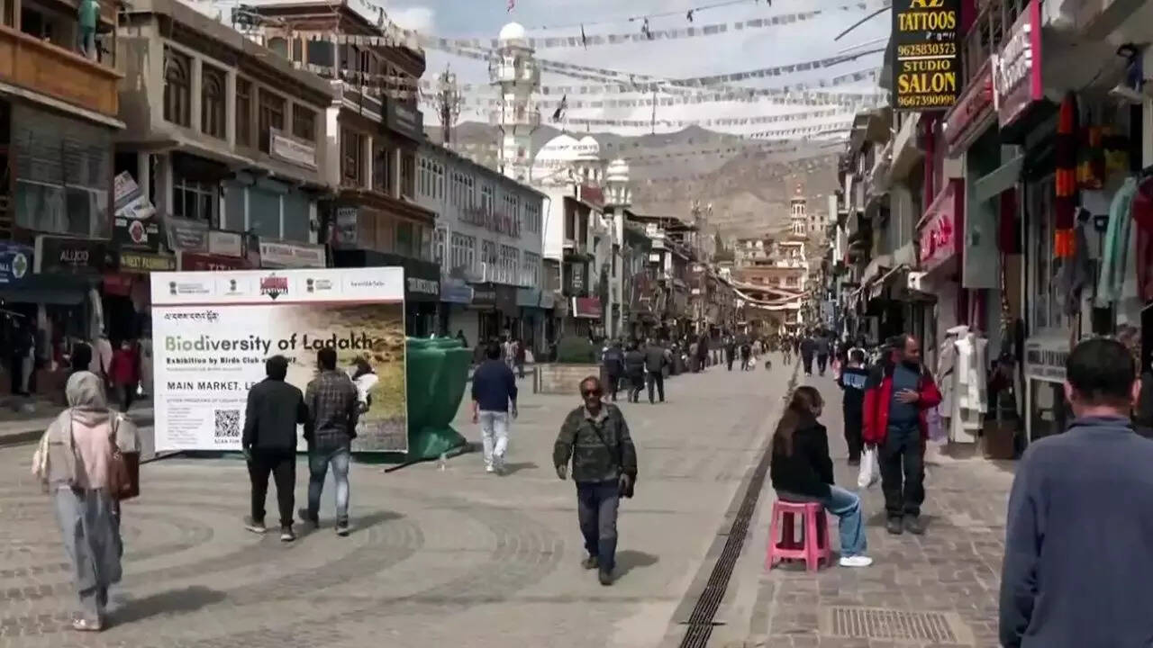 Centre rejects Sixth Schedule, statehood for Ladakh, offers council