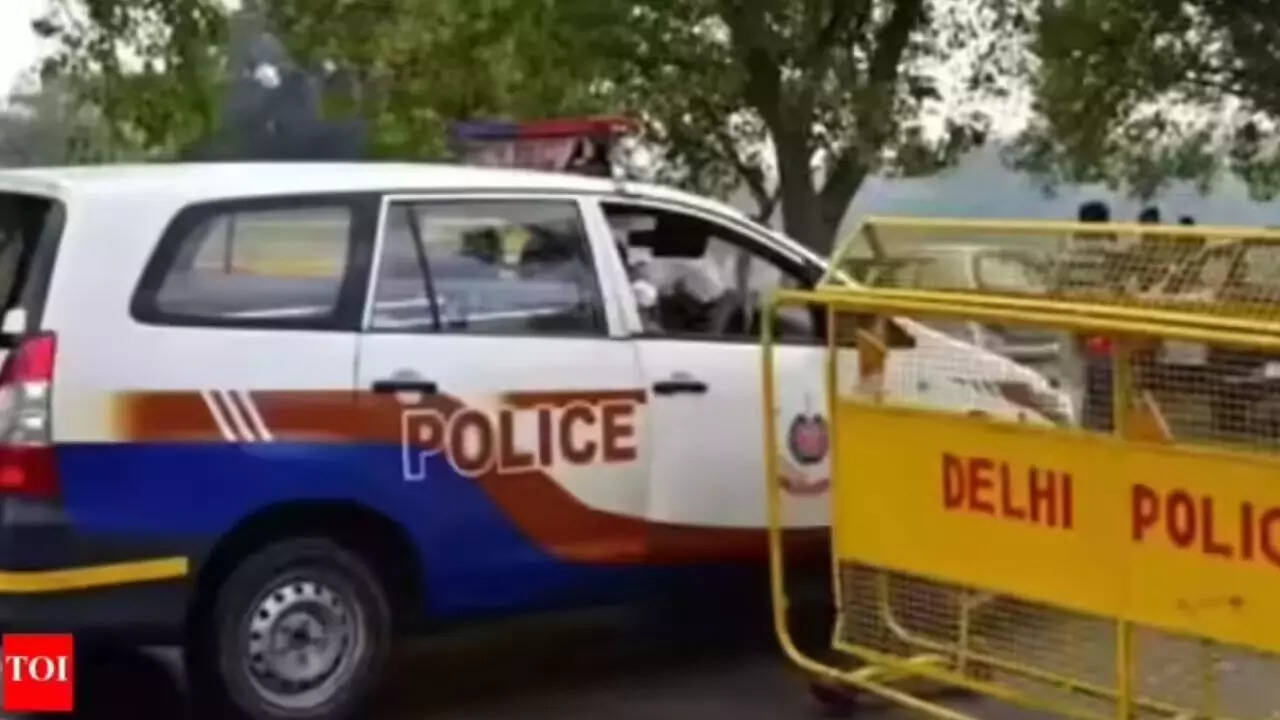 20-year-old woman jumps from 4th floor of Delhi's hotel after quarrel with companion