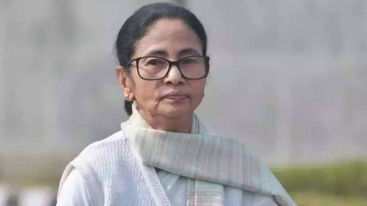 Bengal CM Mamata Banerjee counters politics of hate in V-Day post, invokes Rabindranath Tagore’s ‘Ananta Prem’