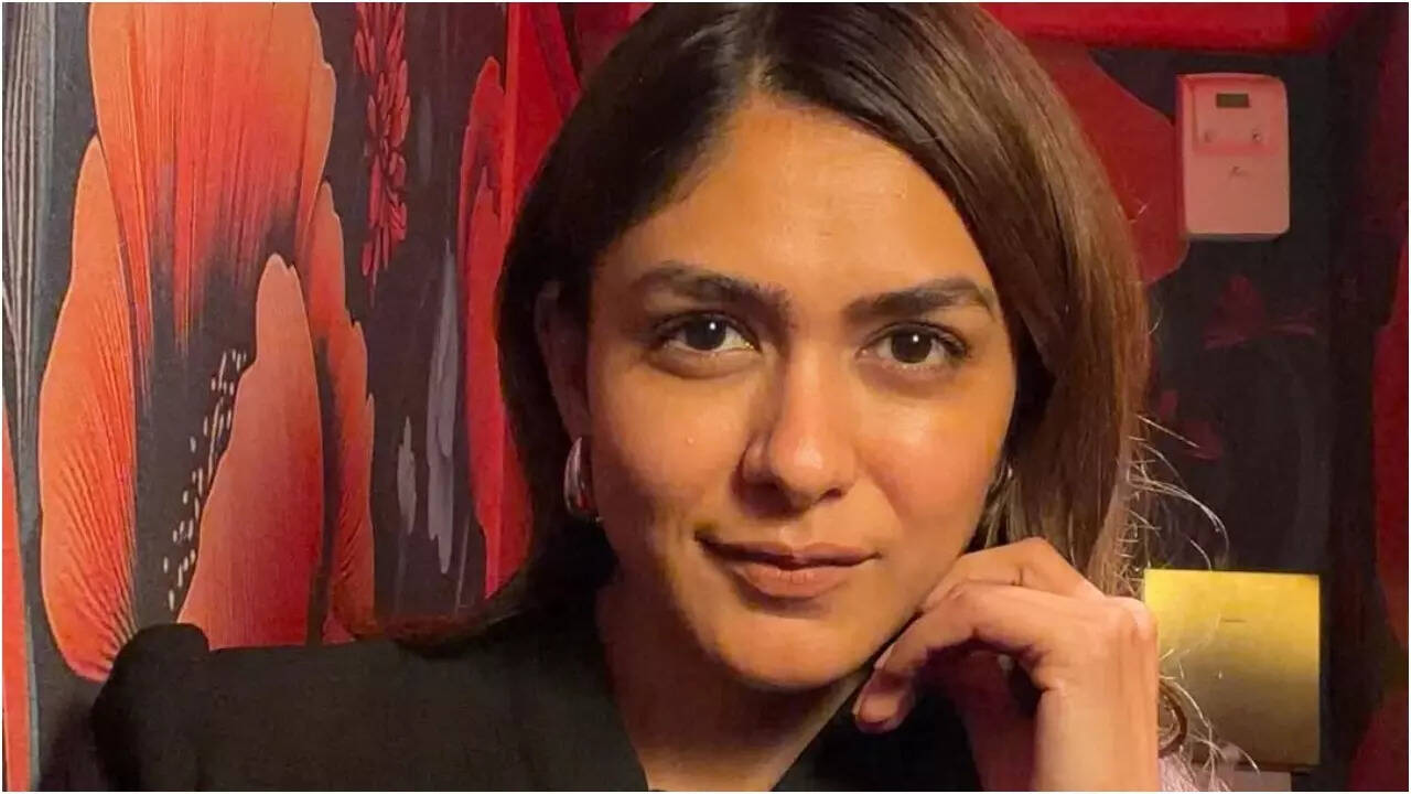 Mrunal Thakur reacts to marriage rumours with Dhanush