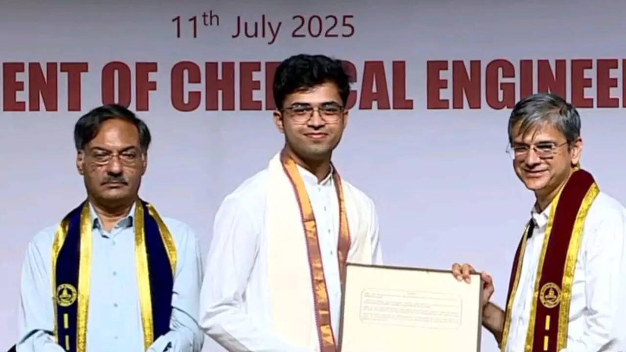 ‘My dearest friend Kedar’: Indian-origin Saketh Sreenivasaiah’s IIT-M graduation post gains attention after death in US
