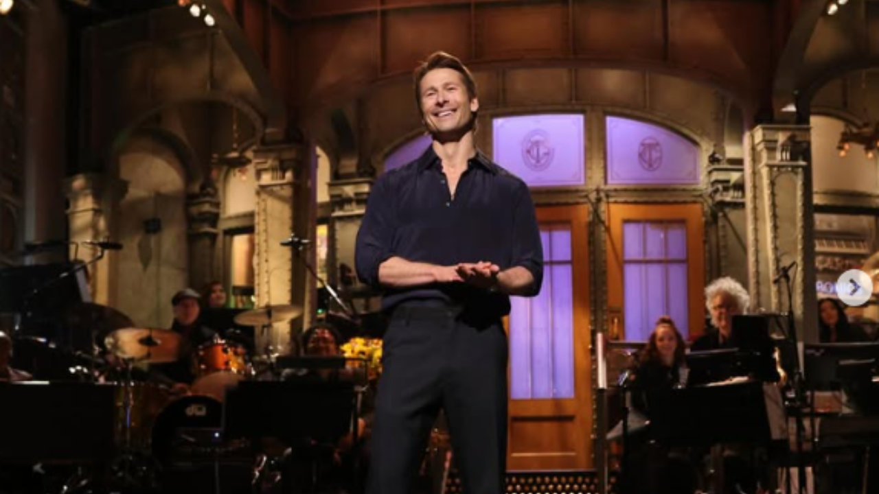 Glen Powell recalls wild jail prank with Joe Jonás on sister