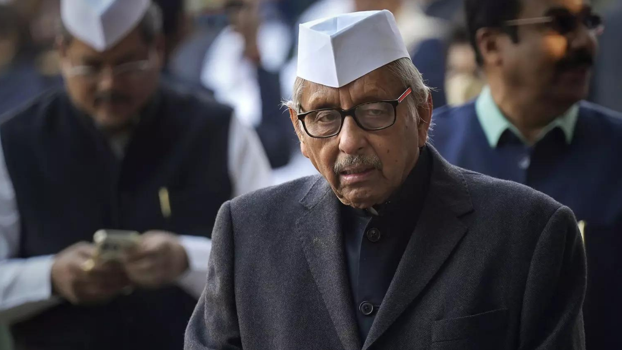 From ‘chaiwala’ to ‘Rahulian’: Mani Shankar Aiyar returns and Congress ducks for cover, again