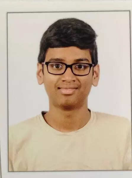 Vishnu Sai Theja tops Karnataka with 99.99 percentile in JEE Mains-1