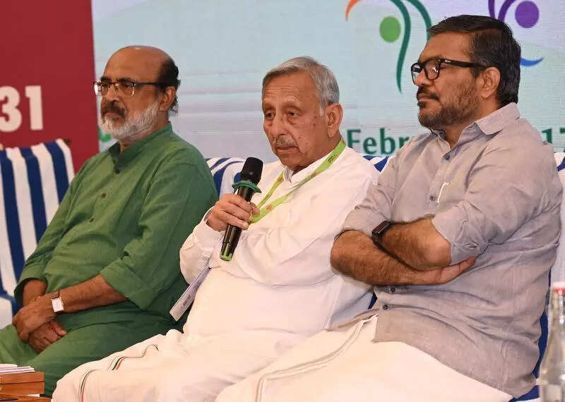Aiyar slams Cong leaders again, says no anti-incumbency in Kerala