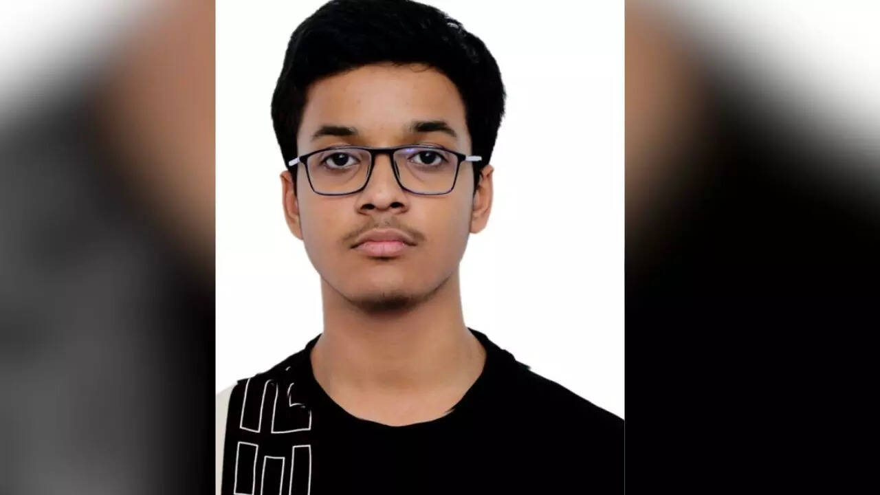 Only Delhi candidate to score perfect 100: Meet JEE Main 2026 topper Shreyas Mishra
