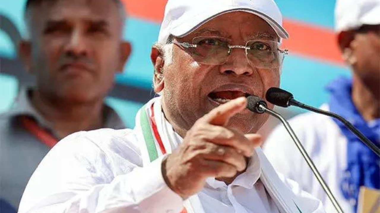 ‘PR hungry govt’: Congress slams Centre over ‘utter chaos’, food-water shortage at AI Impact Summit; Vaishnaw replies