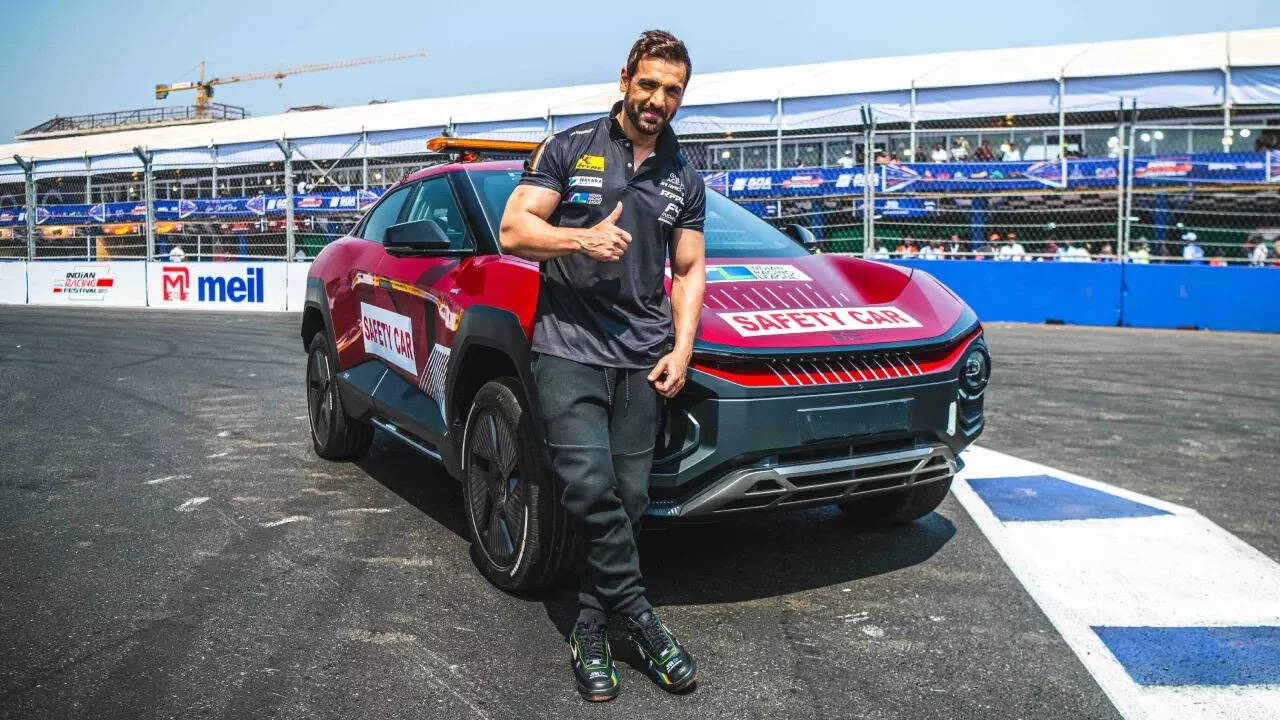 John Abraham drives Mahindra BE 6 as safety car at Goa Street Race