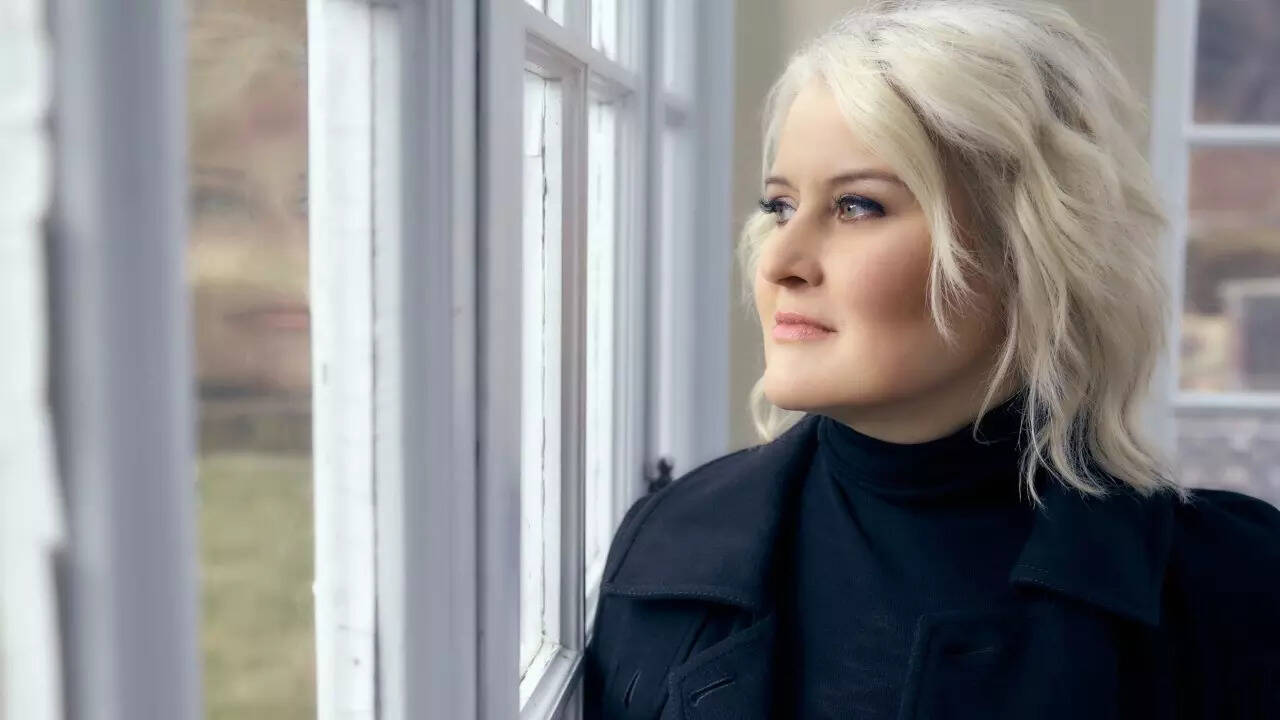 Paula Cole remembers James Van Der Beek after missing reunion