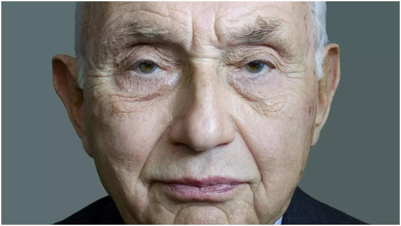 Les Wexner faces closed-door deposition over Epstein ties as new DOJ files emerge