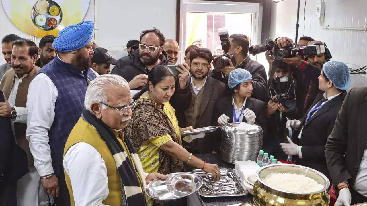 Delhi govt opens 25 Atal Canteens; each to serve 1,000 meals per day