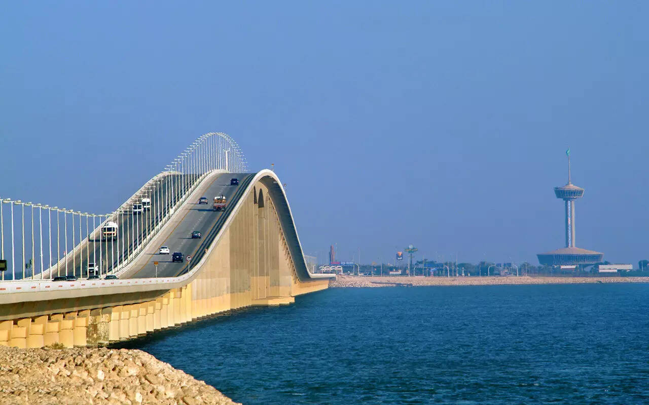 Saudi-Bahrain King Fahd Causeway toll hike: Cars now pay 35 SAR, discounts up to 40% introduced