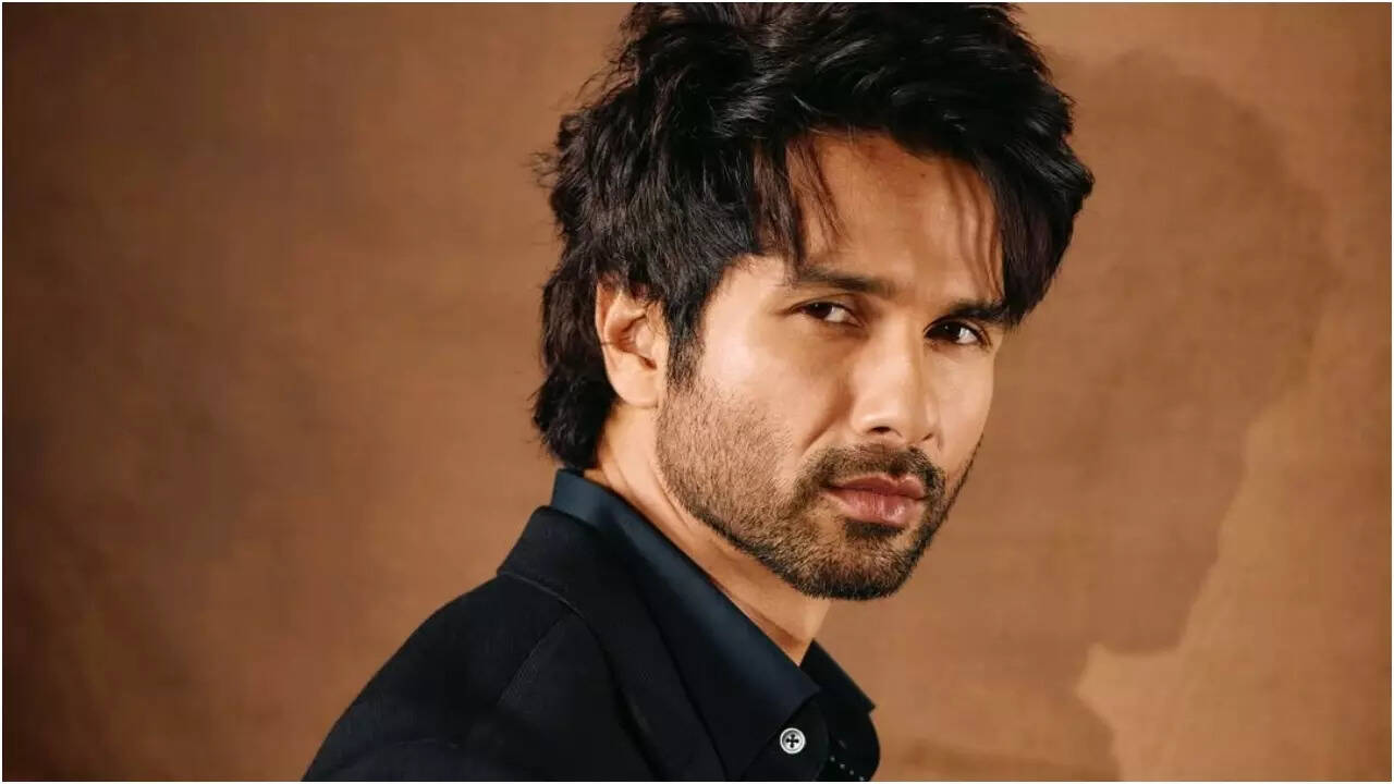 Shahid Kapoor teases 'soon' for ‘Cocktail 2’