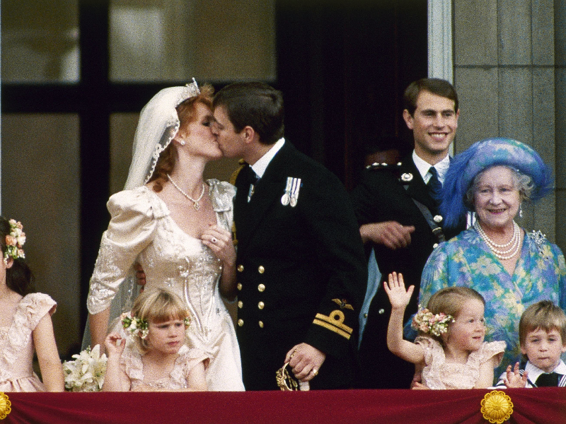 1986: In 1986, Queen Elizabeth's third son Prince Andrew married Sarah Ferguson (later named the Duchess of York).