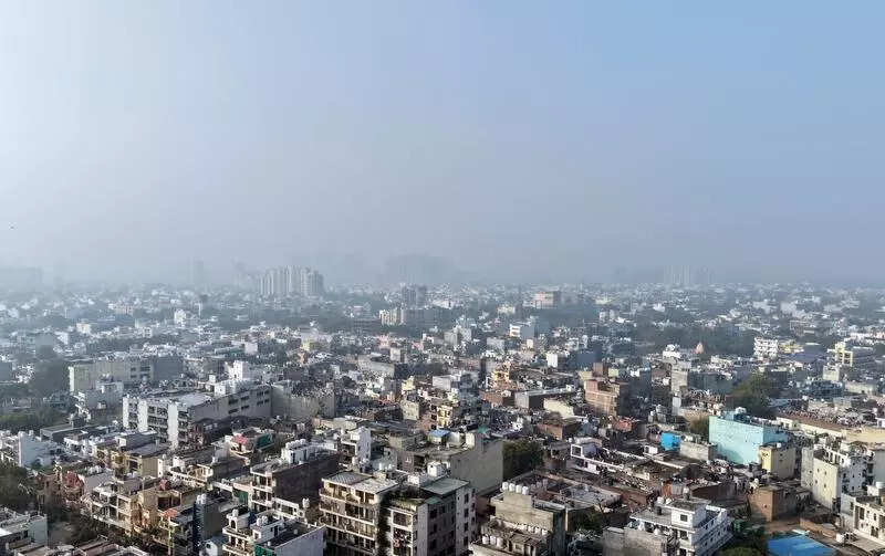 Gurgaon records warmer days, fog across Haryana