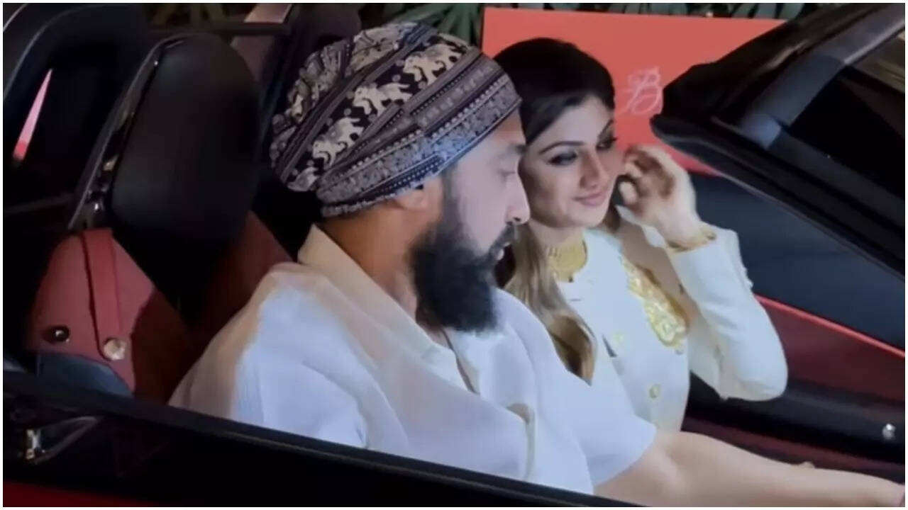 Shilpa, Raj enjoy dinner hours after he walks out on bail