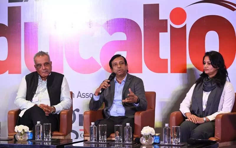 Experts flag screen-time risks, pitch for responsible AI use in classrooms